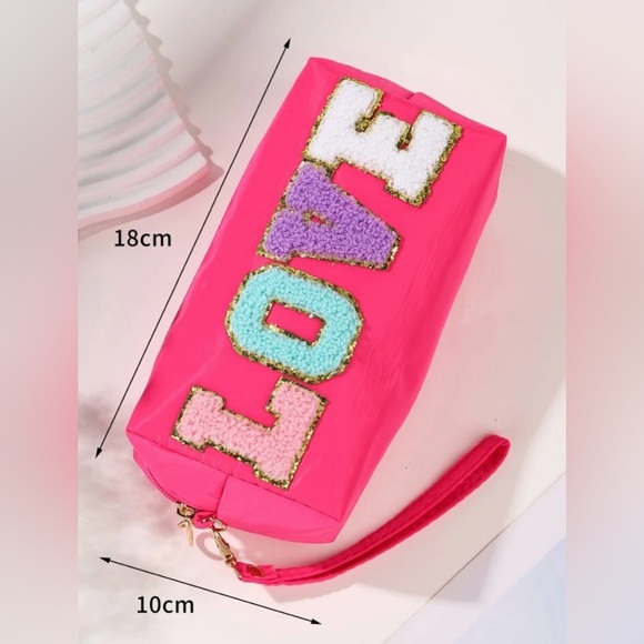 NWT LOVE makeup/wristlet makeup bag. Hot pink with Patch letters! - Picture 3 of 8